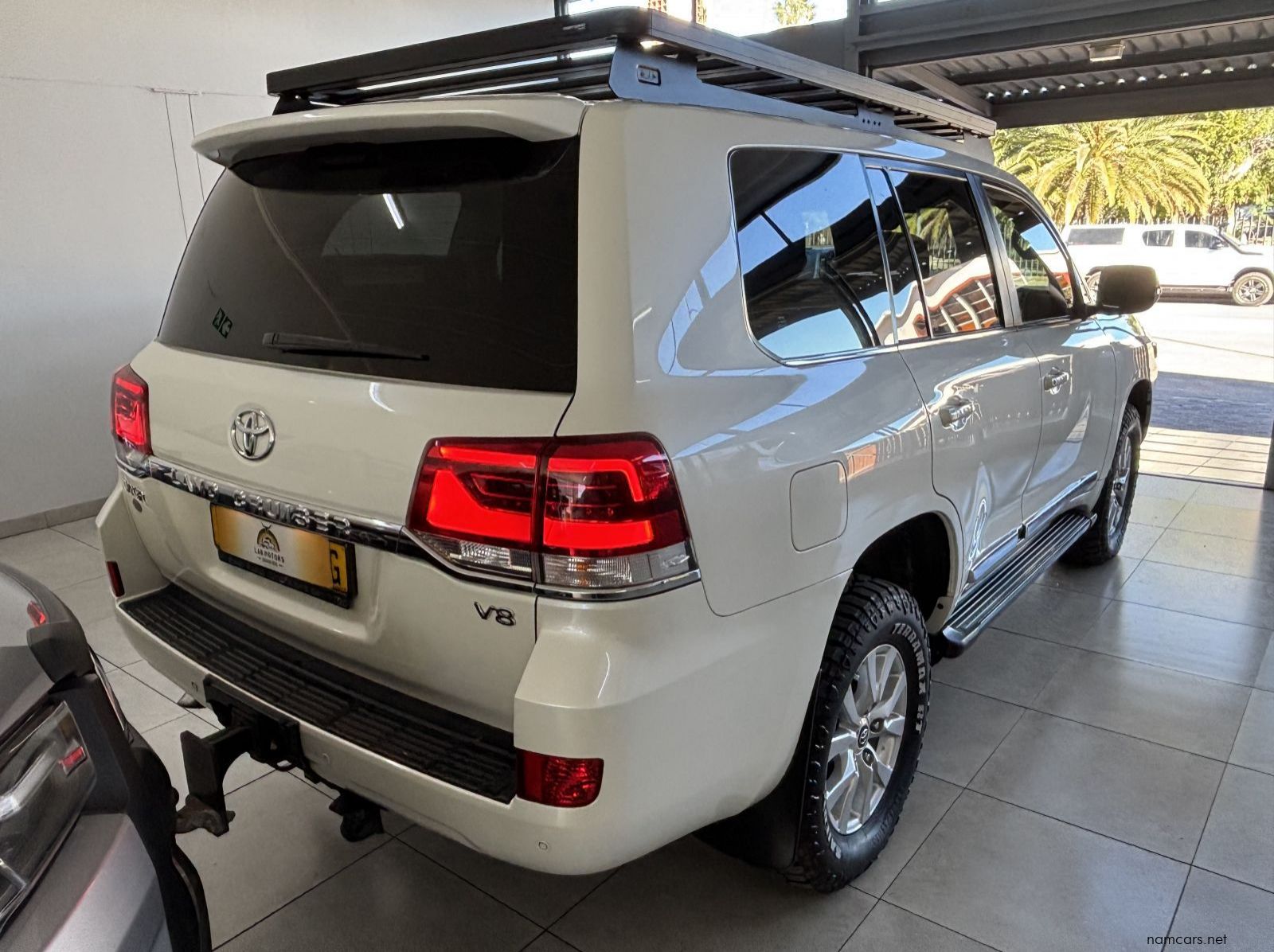 2019 Toyota Land Cruiser VX R 200 4.5 V8 pictures