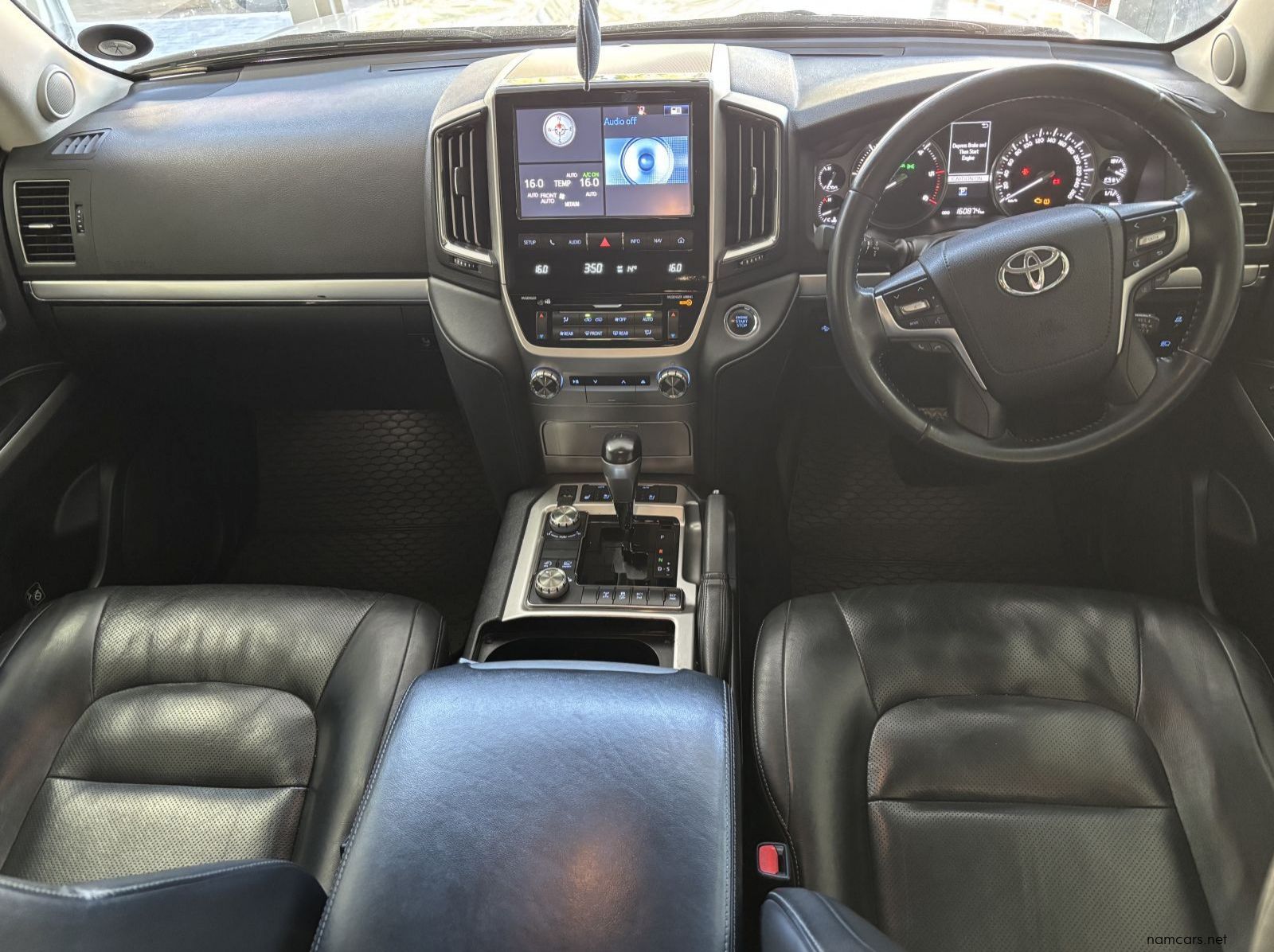 2019 Toyota Land Cruiser VX R 200 4.5 V8 pictures