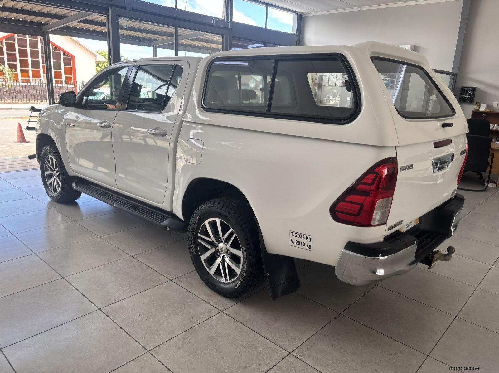 2018 Toyota Hilux 2.8 D/cab 4x4 A/t  4x4 Raider pictures