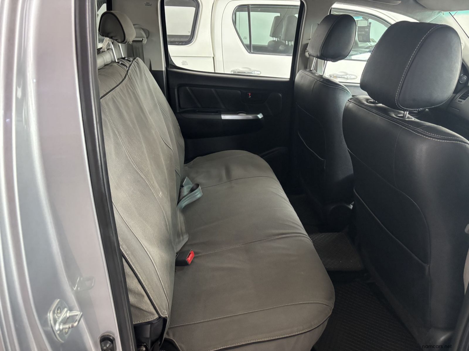 2015 Toyota Hilux Legend 45 d/cab 4x4 M/t 3.0 D4d pictures