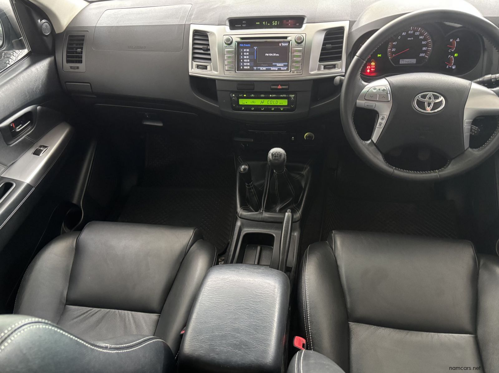 2015 Toyota Hilux Legend 45 d/cab 4x4 M/t 3.0 D4d pictures