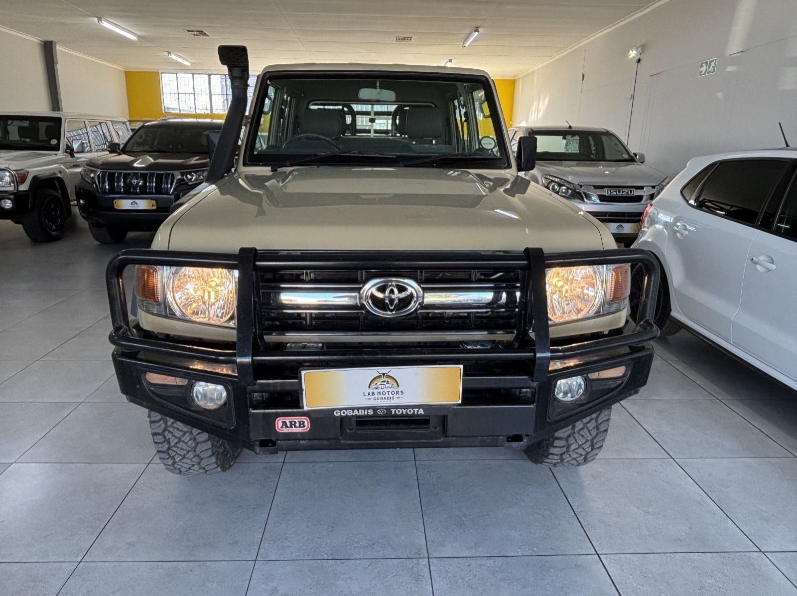 2022 Toyota Land Cruiser D/cab 4.0 V6 M/t pictures