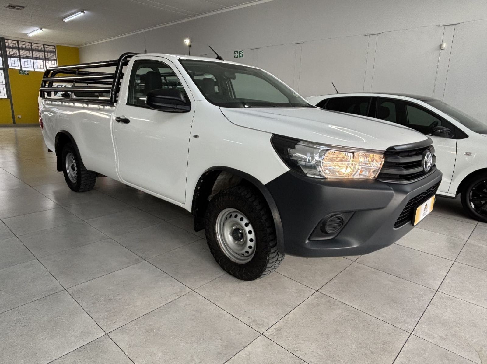 Used Toyota Hilux 2.4 S/cab A/c 2x4 for sale in Gobabis, Namibia