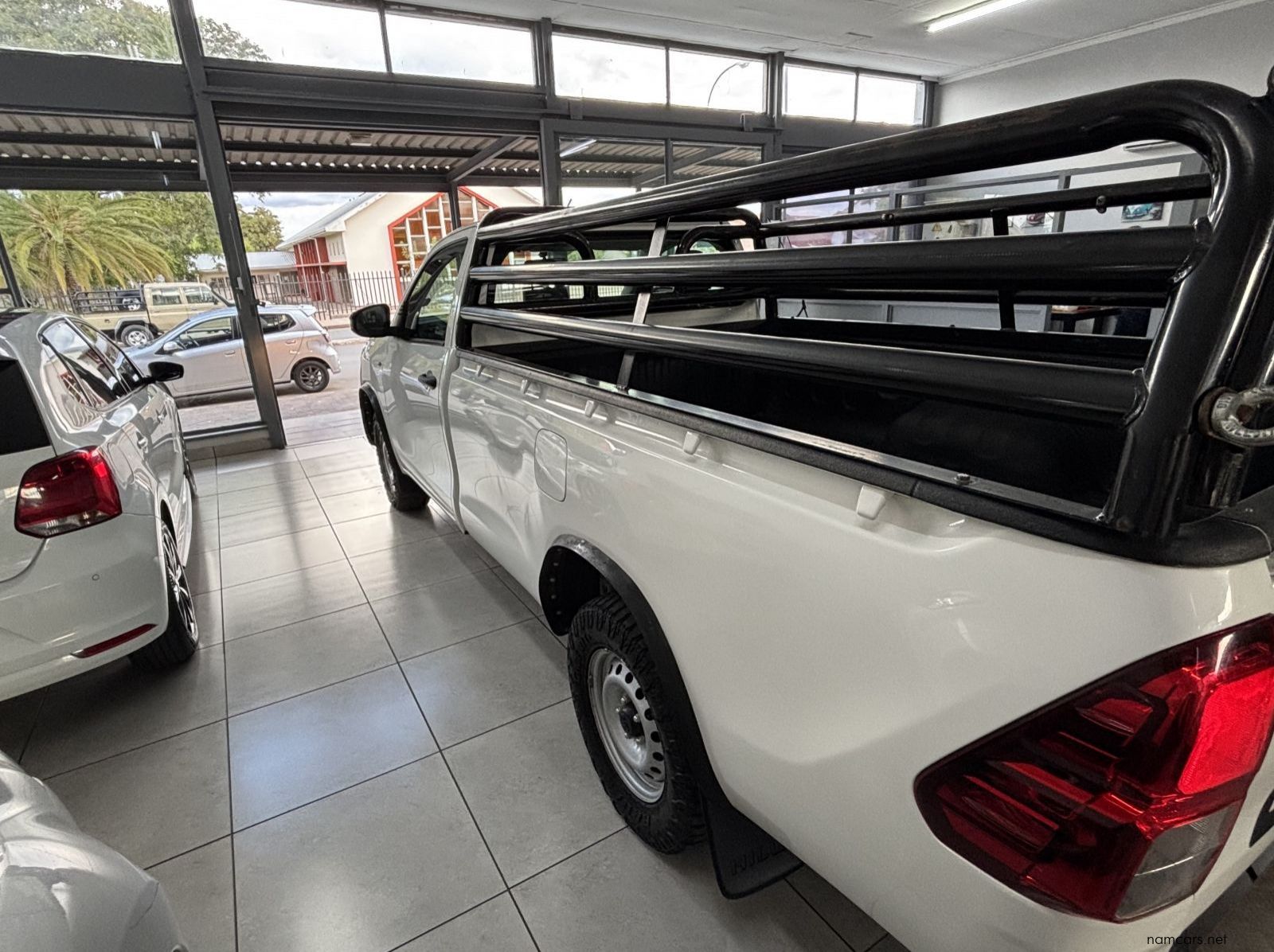 2022 Toyota Hilux 2.4 S/cab A/c 2x4 pictures