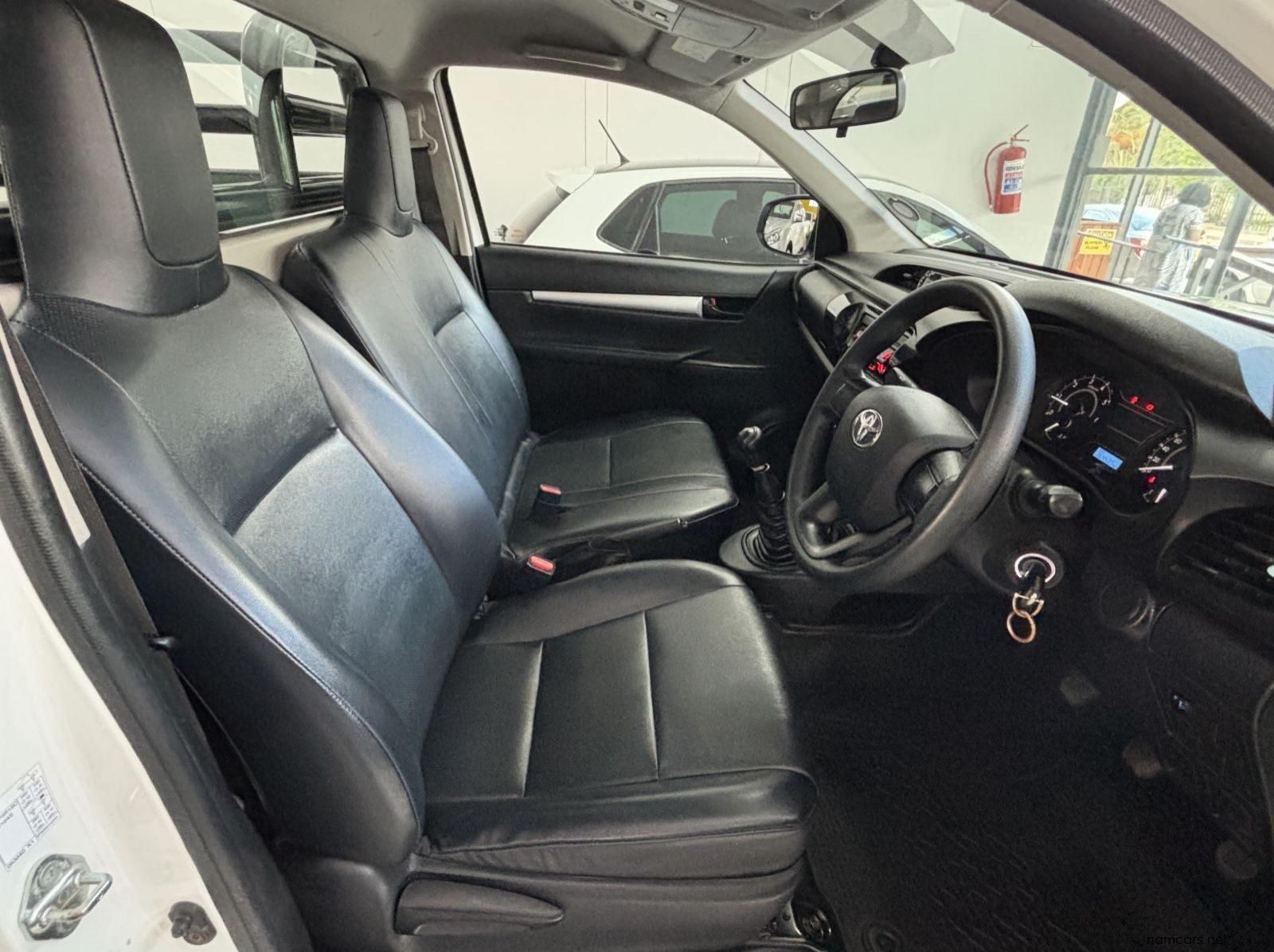 2022 Toyota Hilux 2.4 S/cab A/c 2x4 pictures