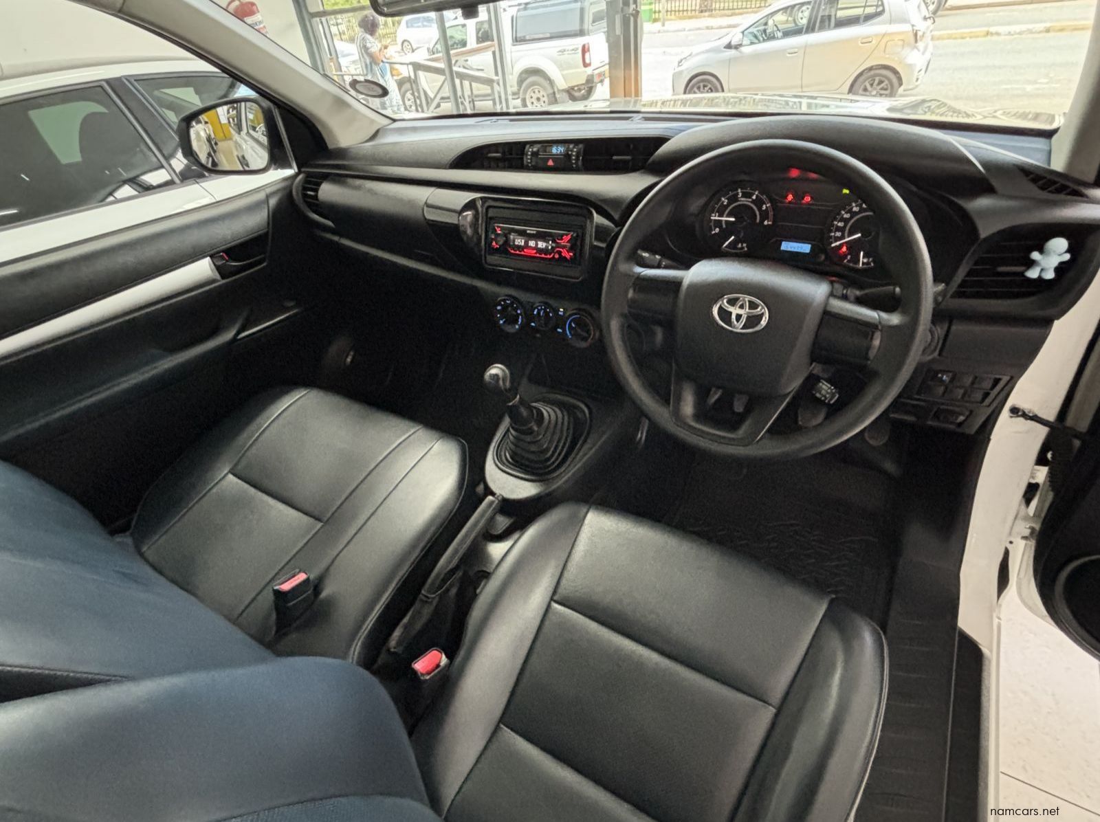 2022 Toyota Hilux 2.4 S/cab A/c 2x4 pictures
