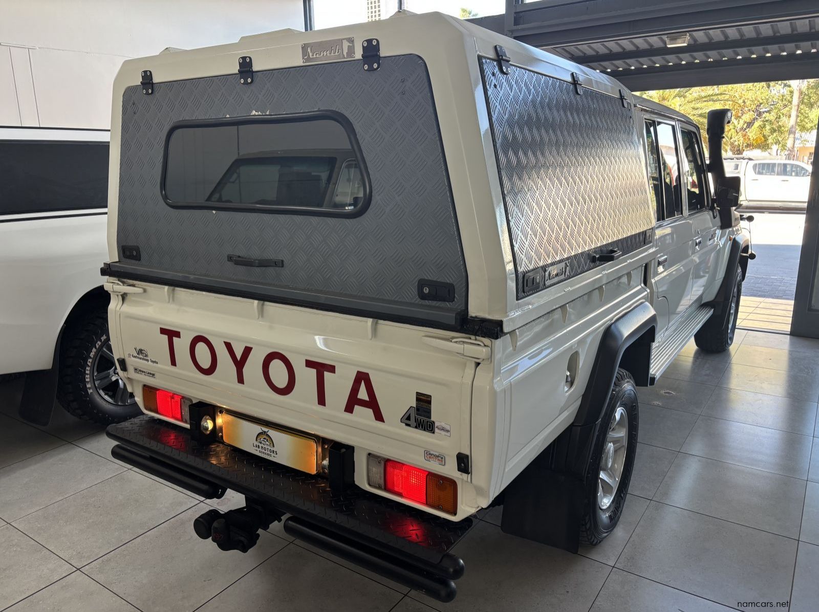 2023 Toyota Land Cruiser 4.0 V6 pictures