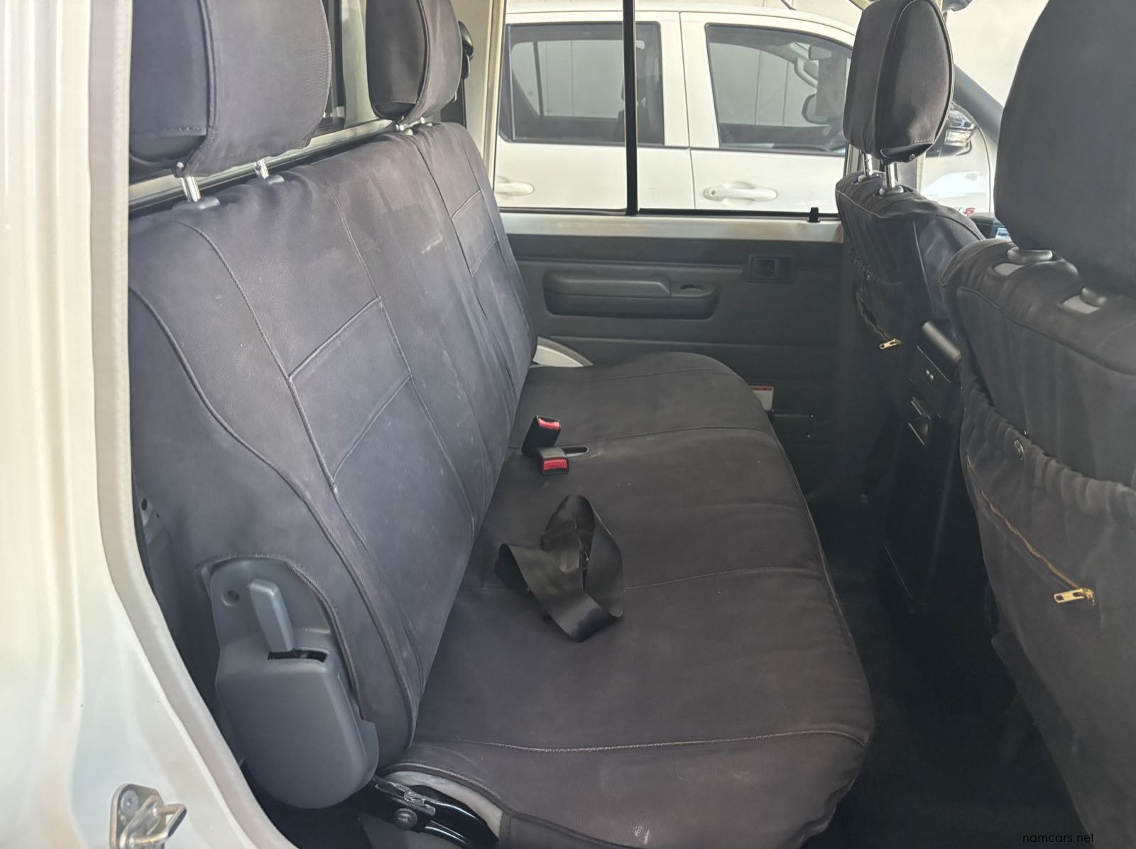2023 Toyota Land Cruiser 4.0 V6 pictures