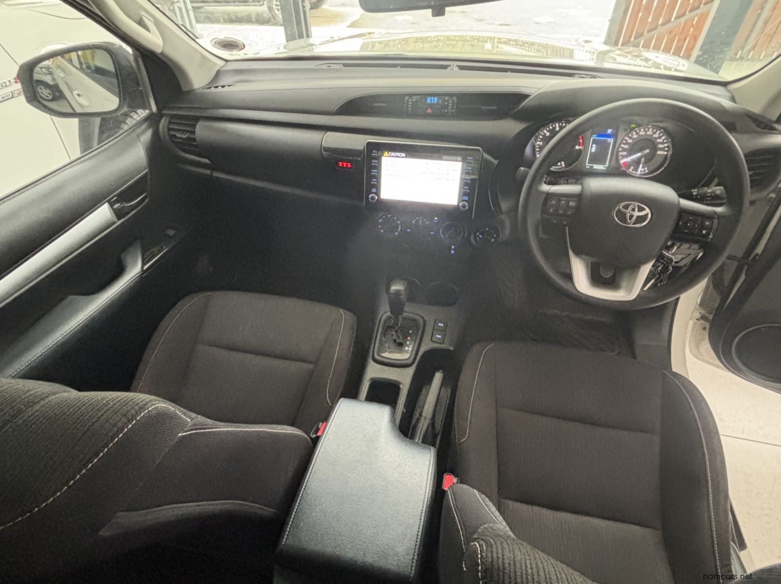 2024 Toyota Hilux 2.4 4x4 Raider D/cab A/t pictures