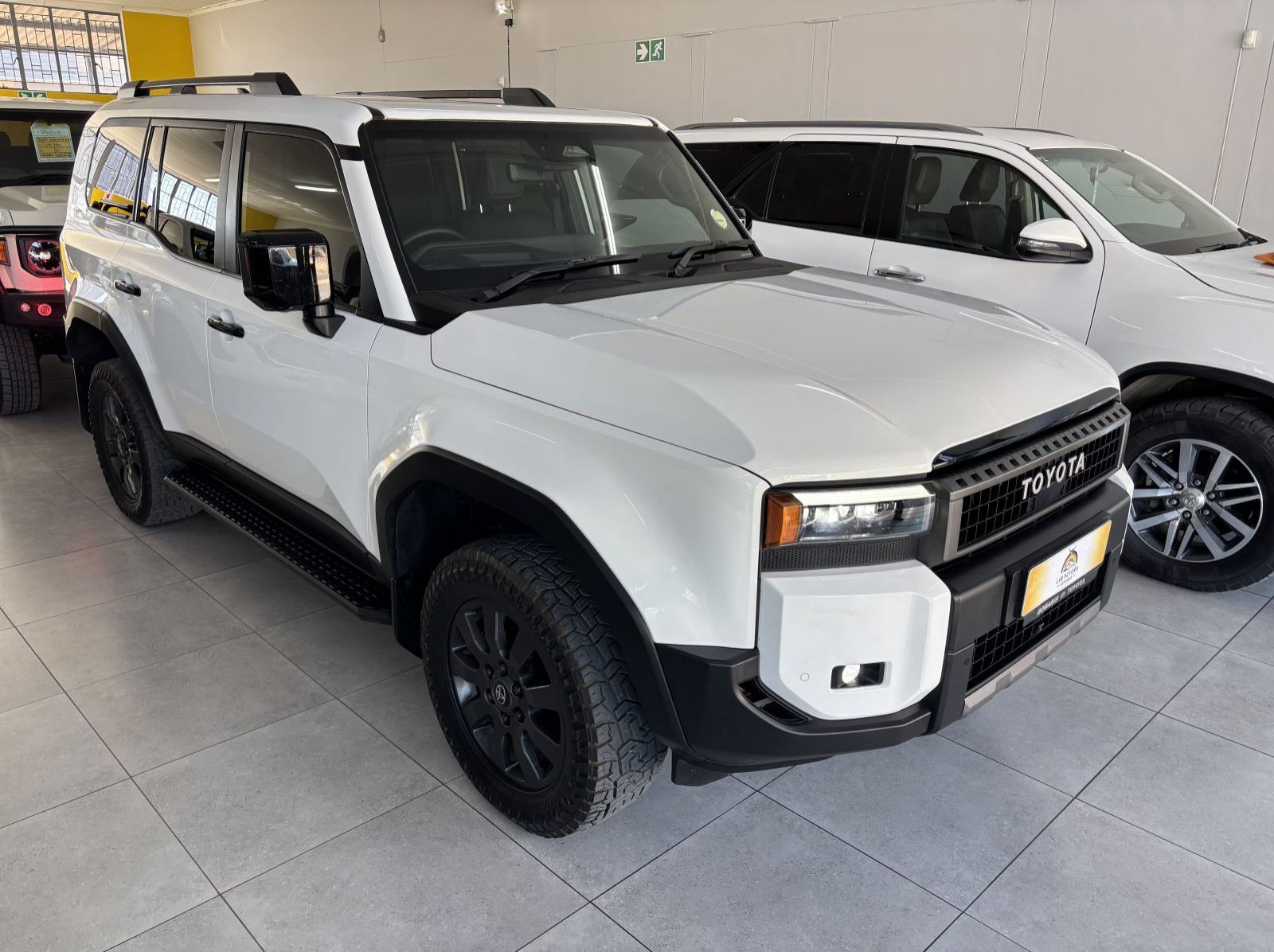 2025 Toyota Prado VX- R 2.8 A/T 4X4 pictures