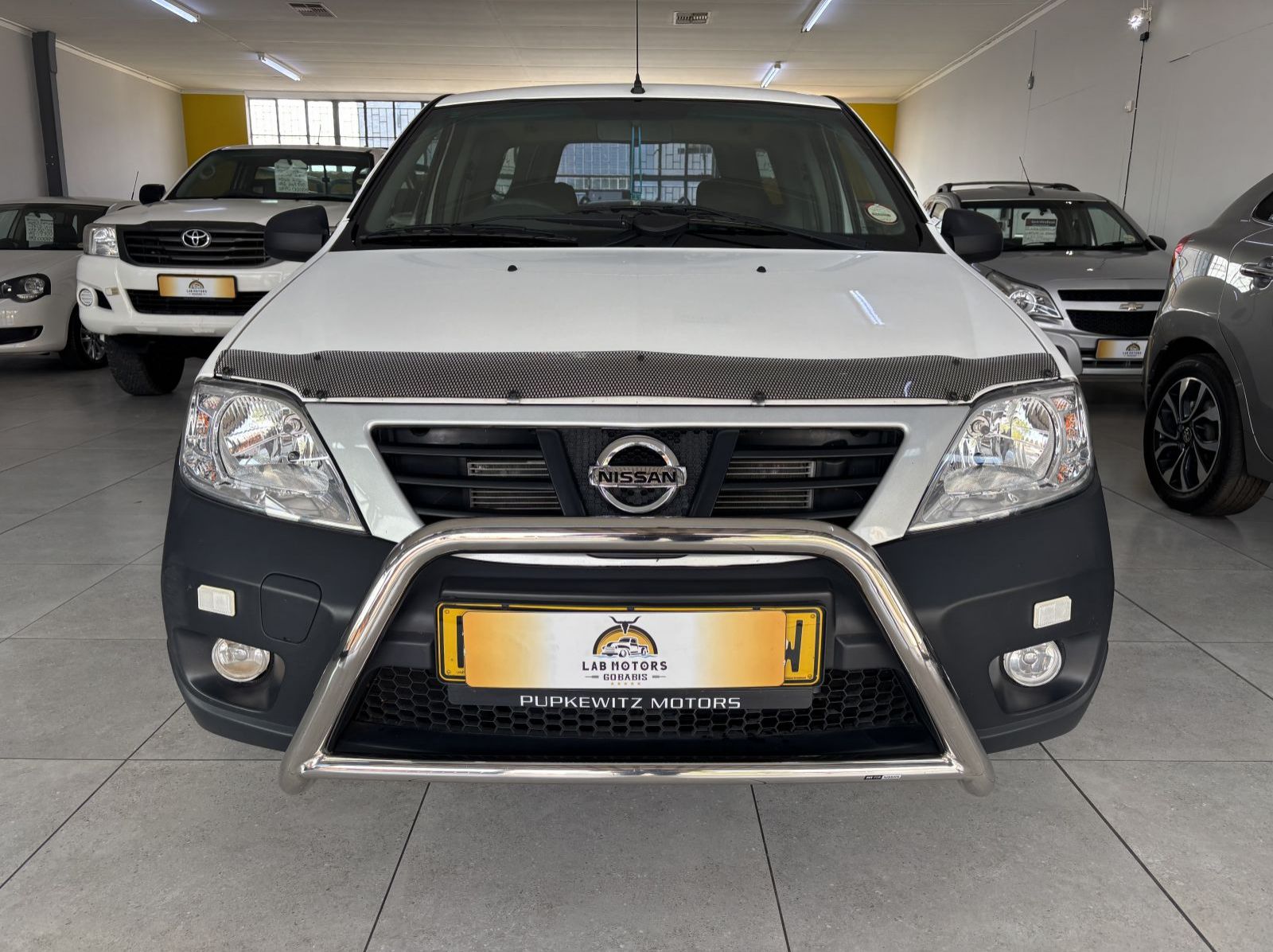 2023 Nissan NP 200 s/cab Safety pack A/C pictures