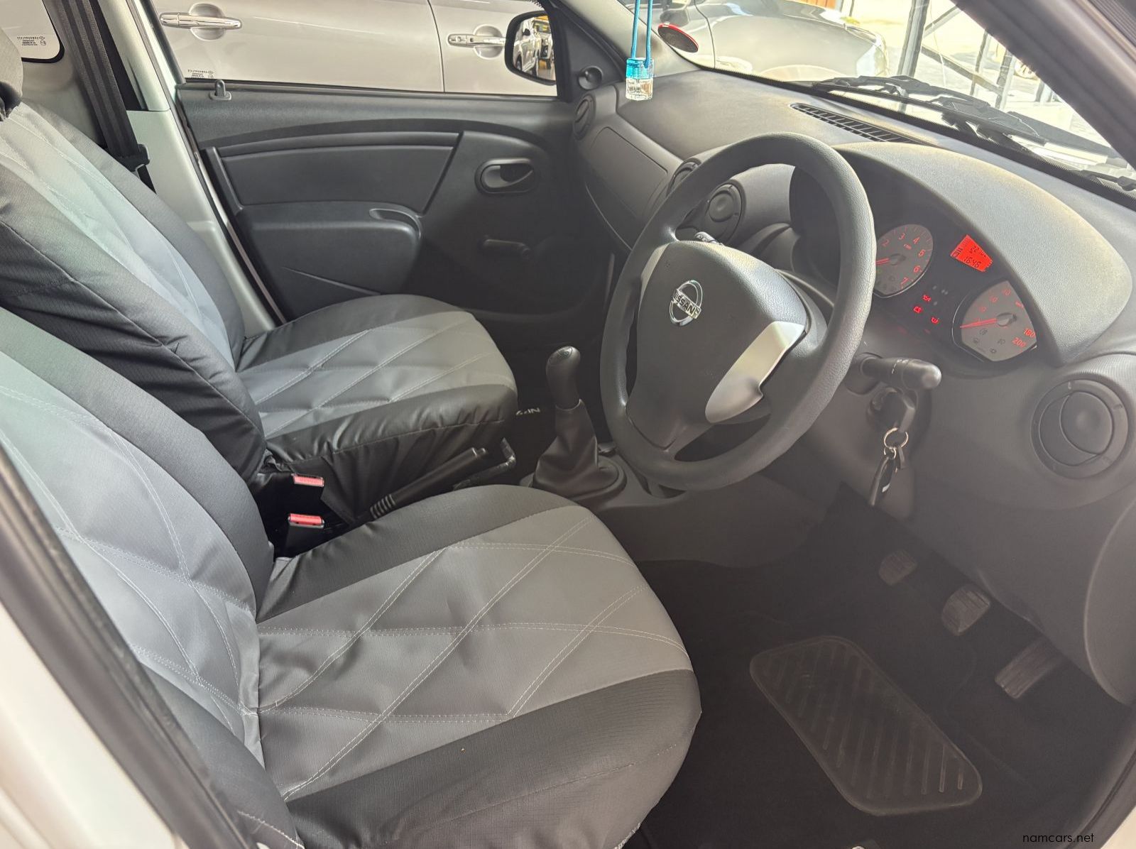 2023 Nissan NP 200 s/cab Safety pack A/C pictures