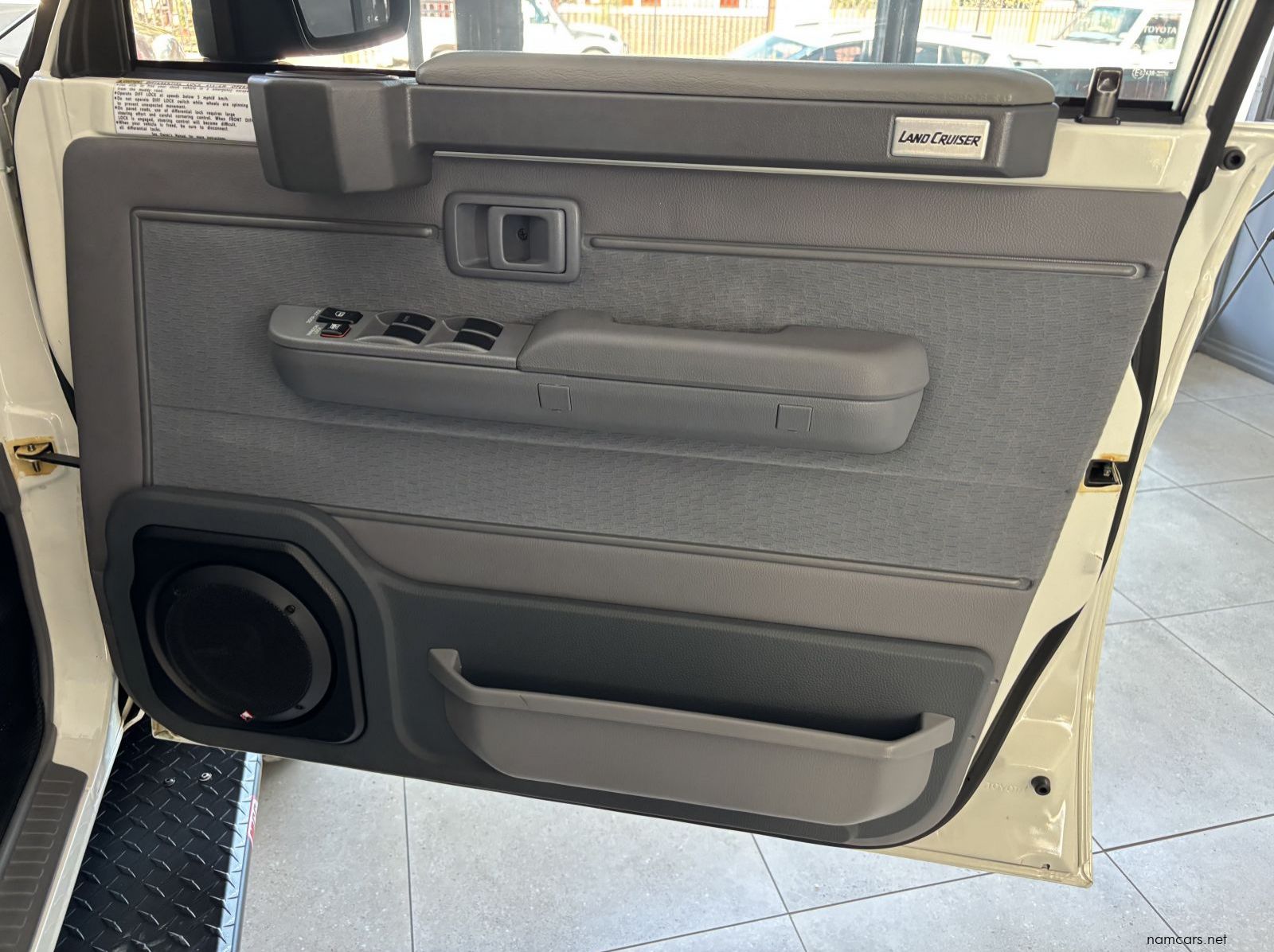 2025 Toyota Land Cruiser 76 series 2.8 Gd6 Vx A/t pictures