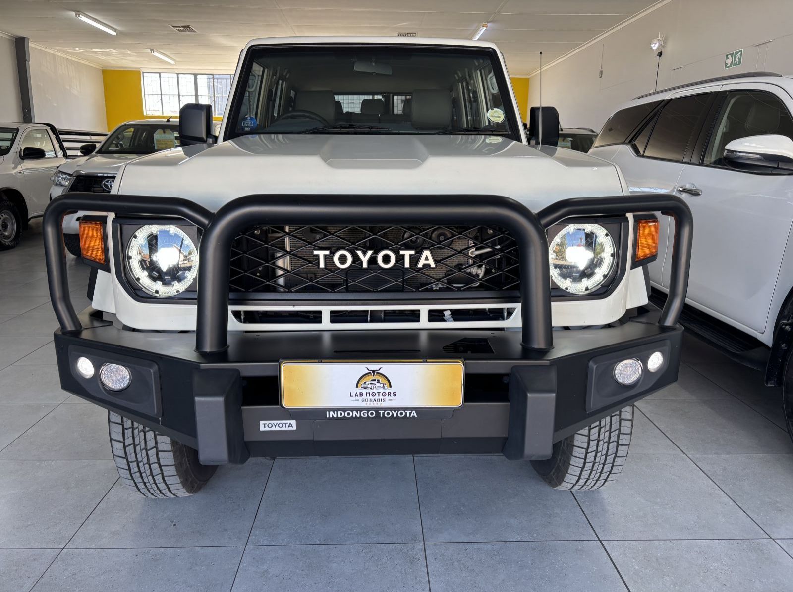 2025 Toyota Land Cruiser 76 series 2.8 Gd6 Vx A/t pictures