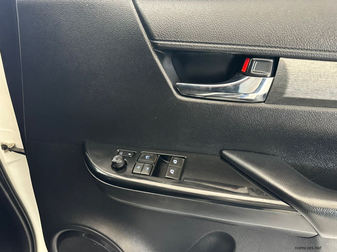 2021 Toyota Hilux Legend 2.8 Ex/cab 2x4 M/t pictures