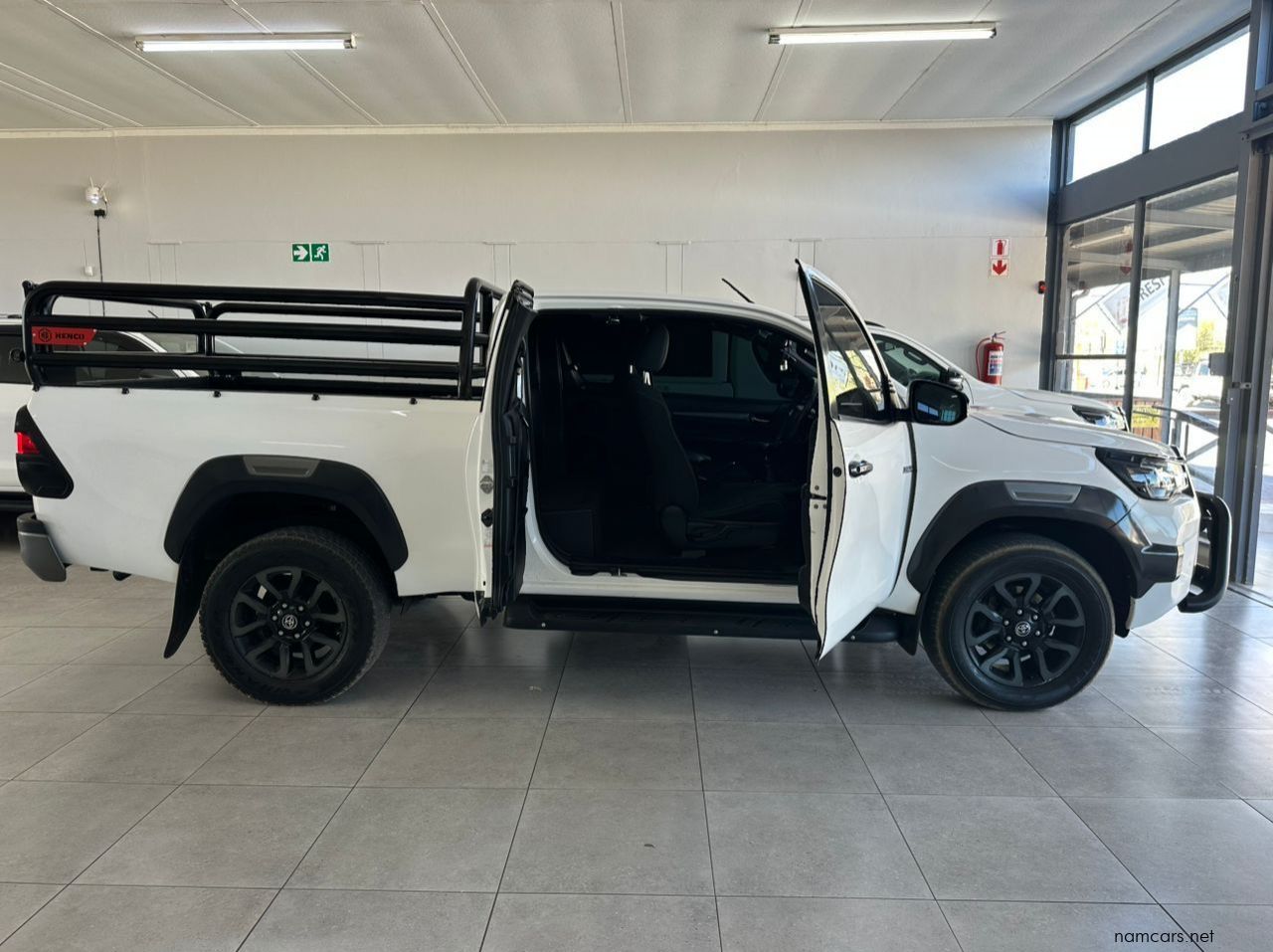 2021 Toyota Hilux Legend 2.8 Ex/cab 2x4 M/t pictures