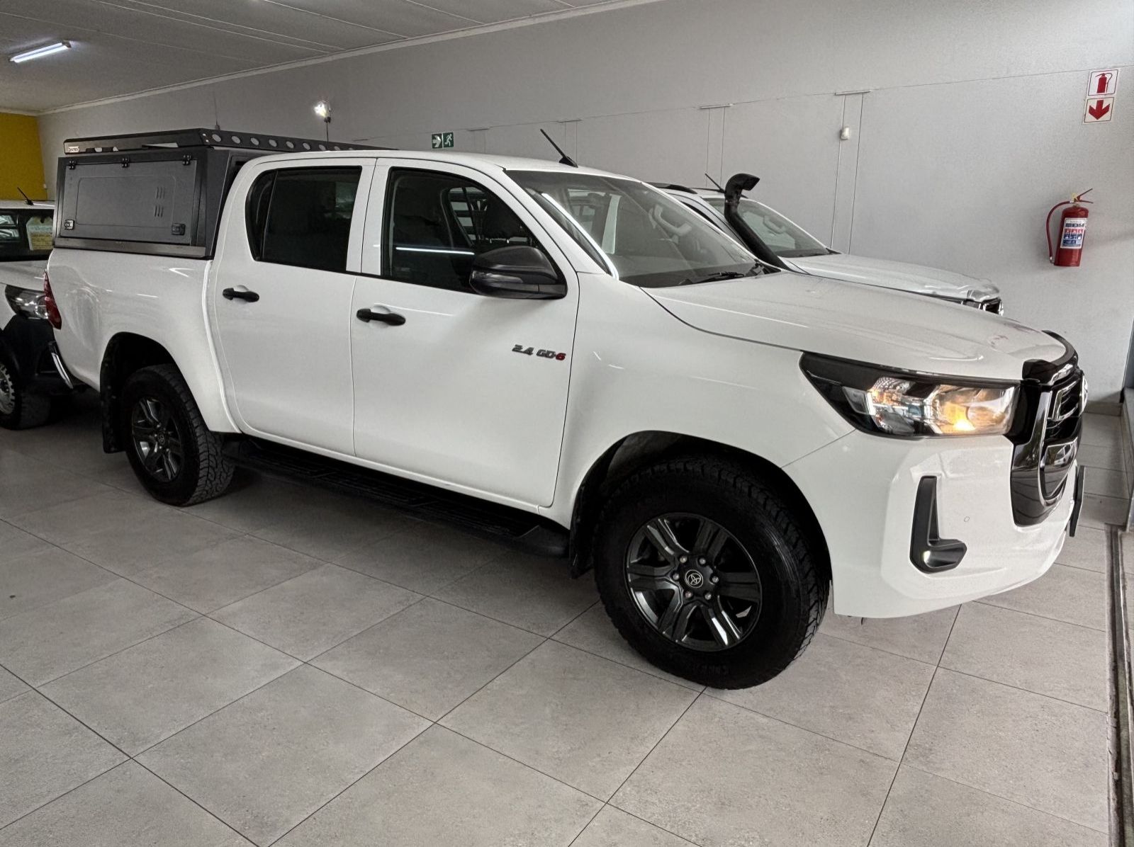 Used Toyota Hilux 2.4 R/B D/cab 2x4 M/t for sale in Gobabis, Namibia