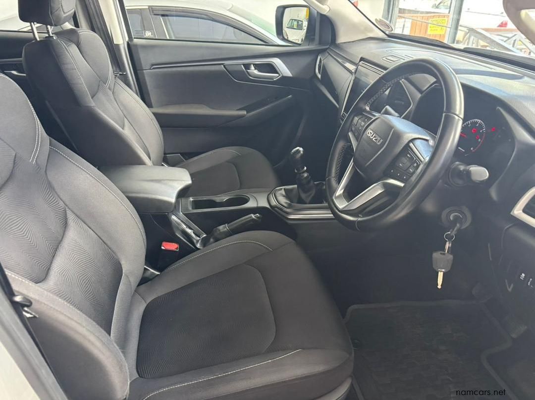 2023 Isuzu D Max 1.9 LS D/cab 2x4 M/t pictures