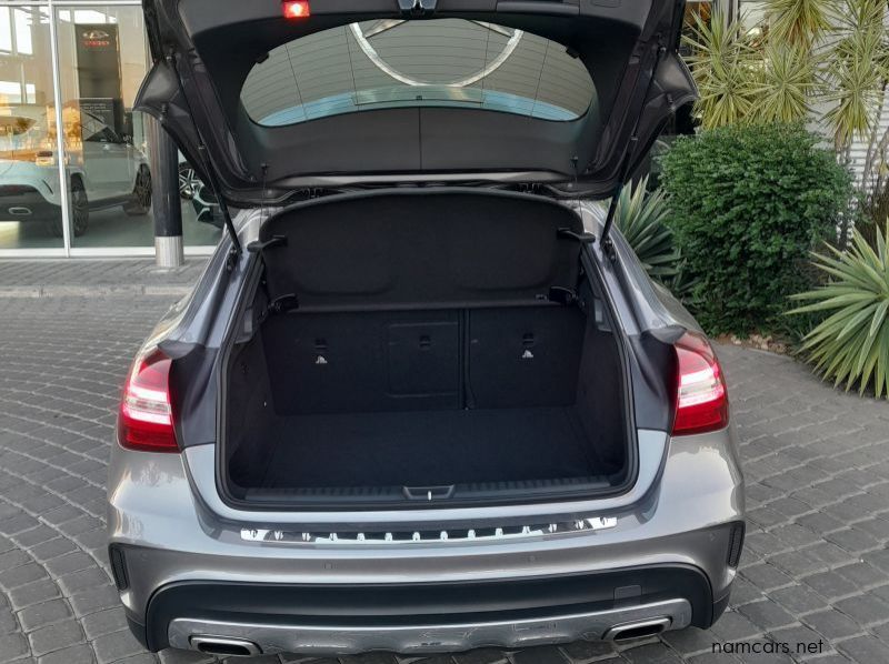 2018 Mercedes-Benz GLA250 AMG 4MATIC pictures