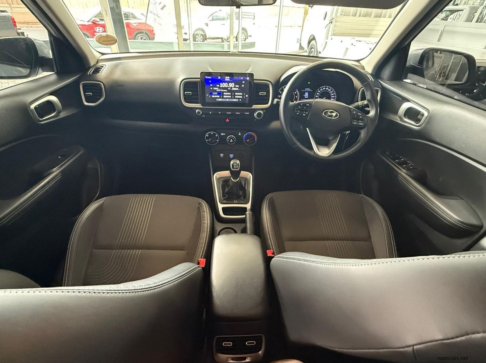 2021 Hyundai Venue 1.0 Tgdi Fluid pictures