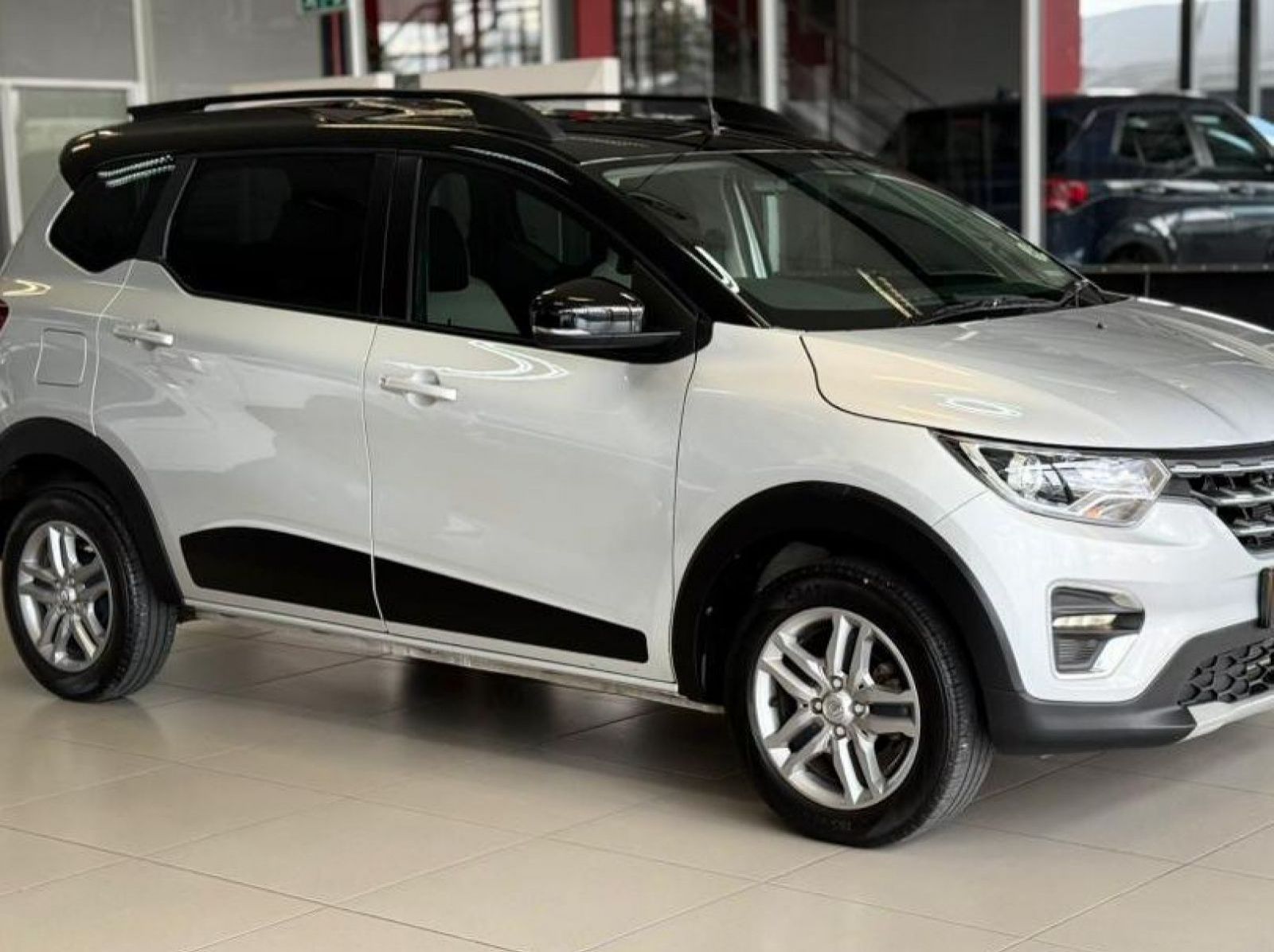 Used Renault Triber 1.0 Prestige / Intens Amt  for sale in Windhoek, Namibia