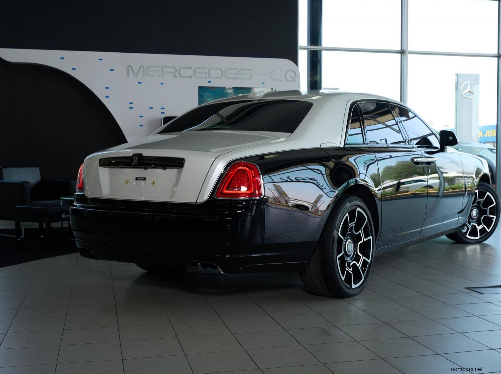 2020 Rolls-Royce Ghost Black Badge pictures