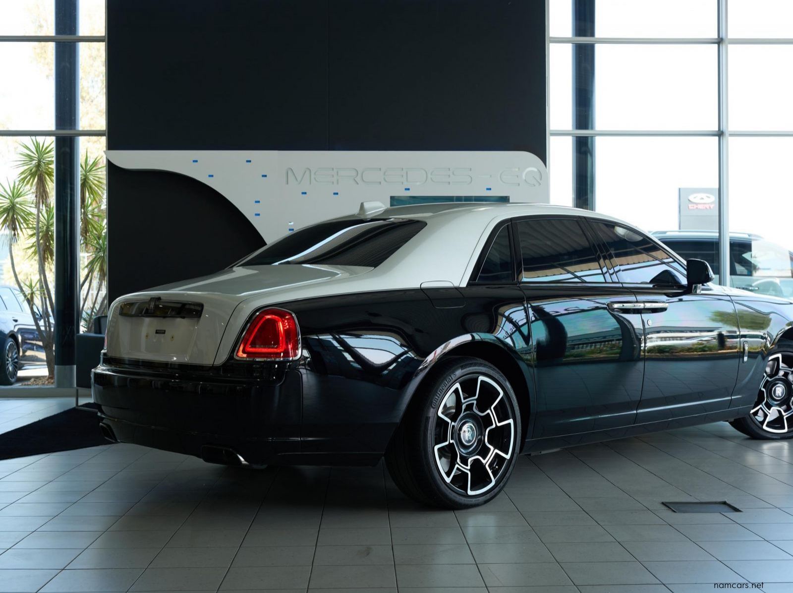 2020 Rolls-Royce Ghost Black Badge pictures