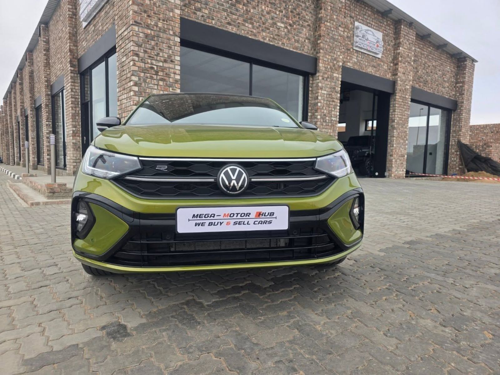 2024 Volkswagen TAIGO 1.0TSI R-LINE DSG photo