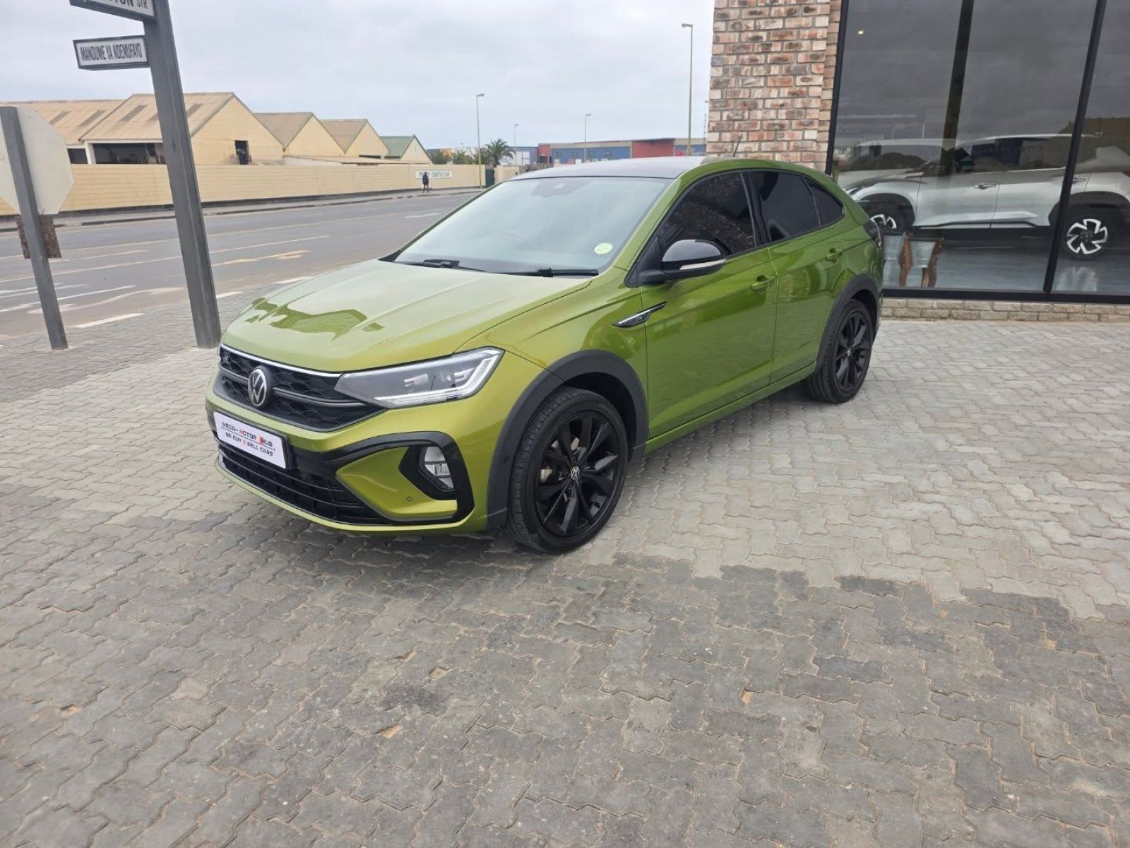 2024 Volkswagen TAIGO 1.0TSI R-LINE DSG photo