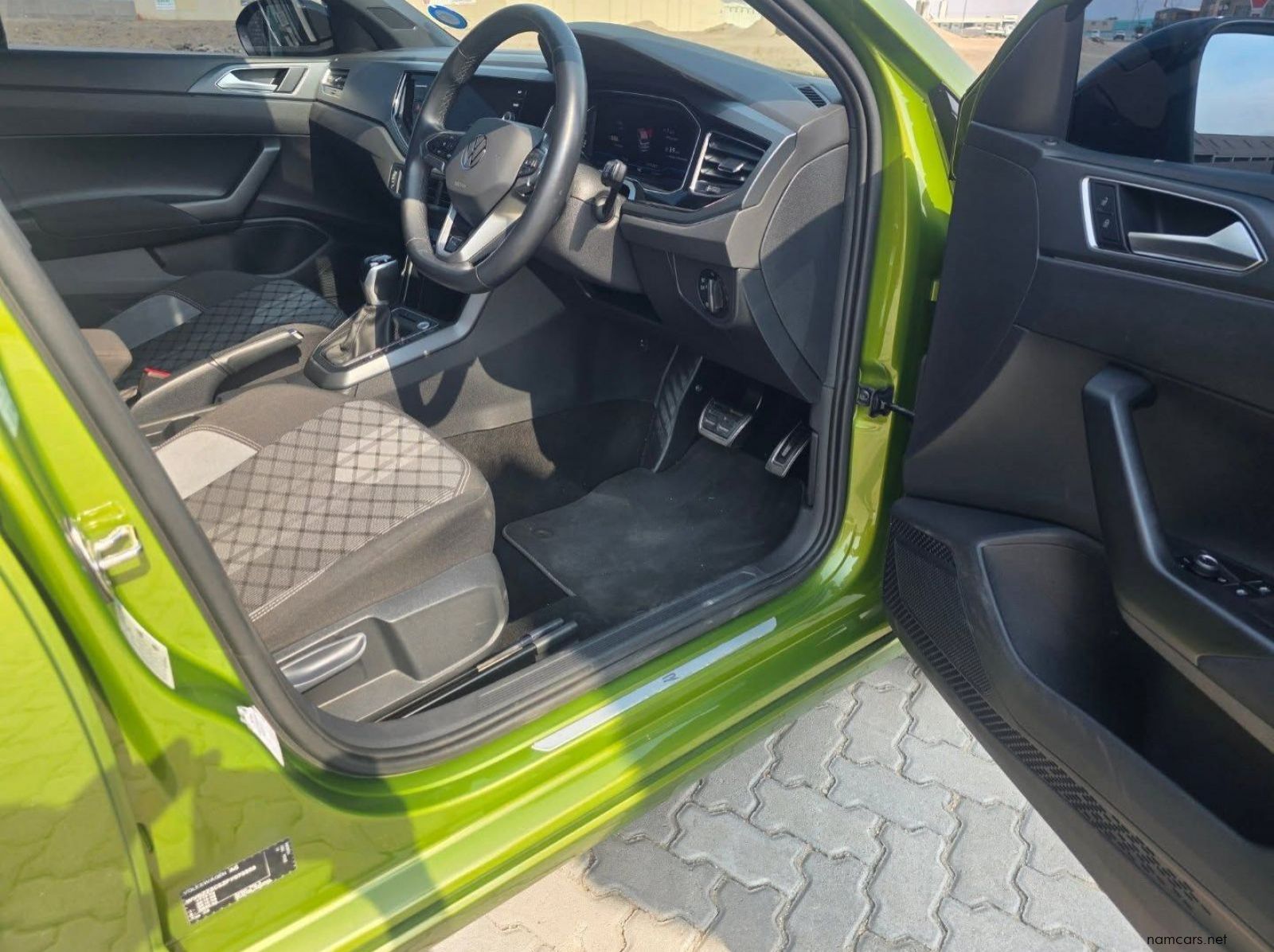 2024 Volkswagen TAIGO 1.0TSI R-LINE DSG pictures