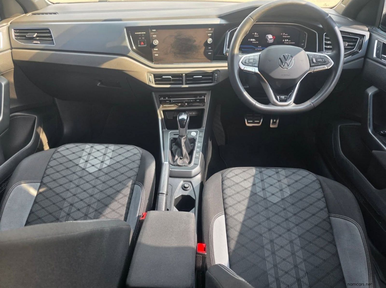 2024 Volkswagen TAIGO 1.0TSI R-LINE DSG pictures