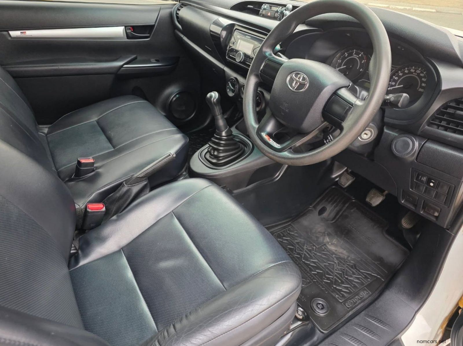 2018 Toyota HILUX 2.4 GD A/C M/T pictures