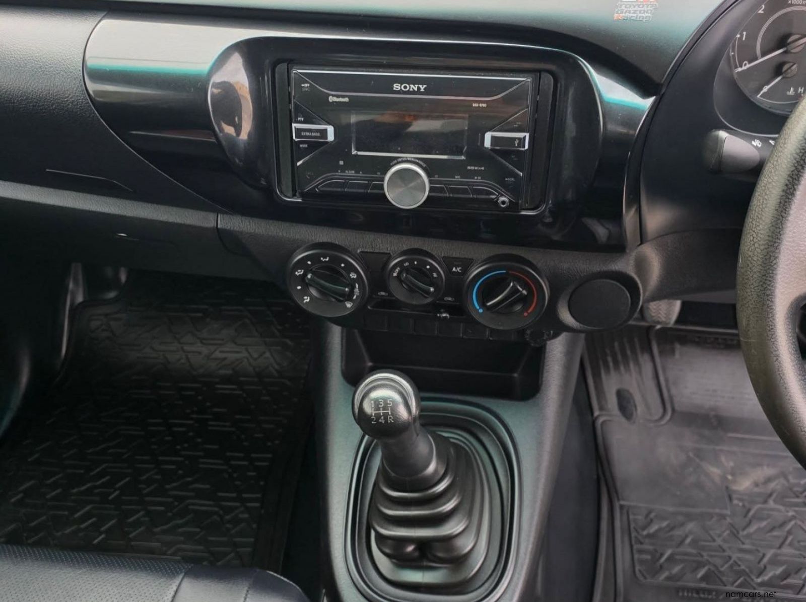 2018 Toyota HILUX 2.4 GD A/C M/T pictures