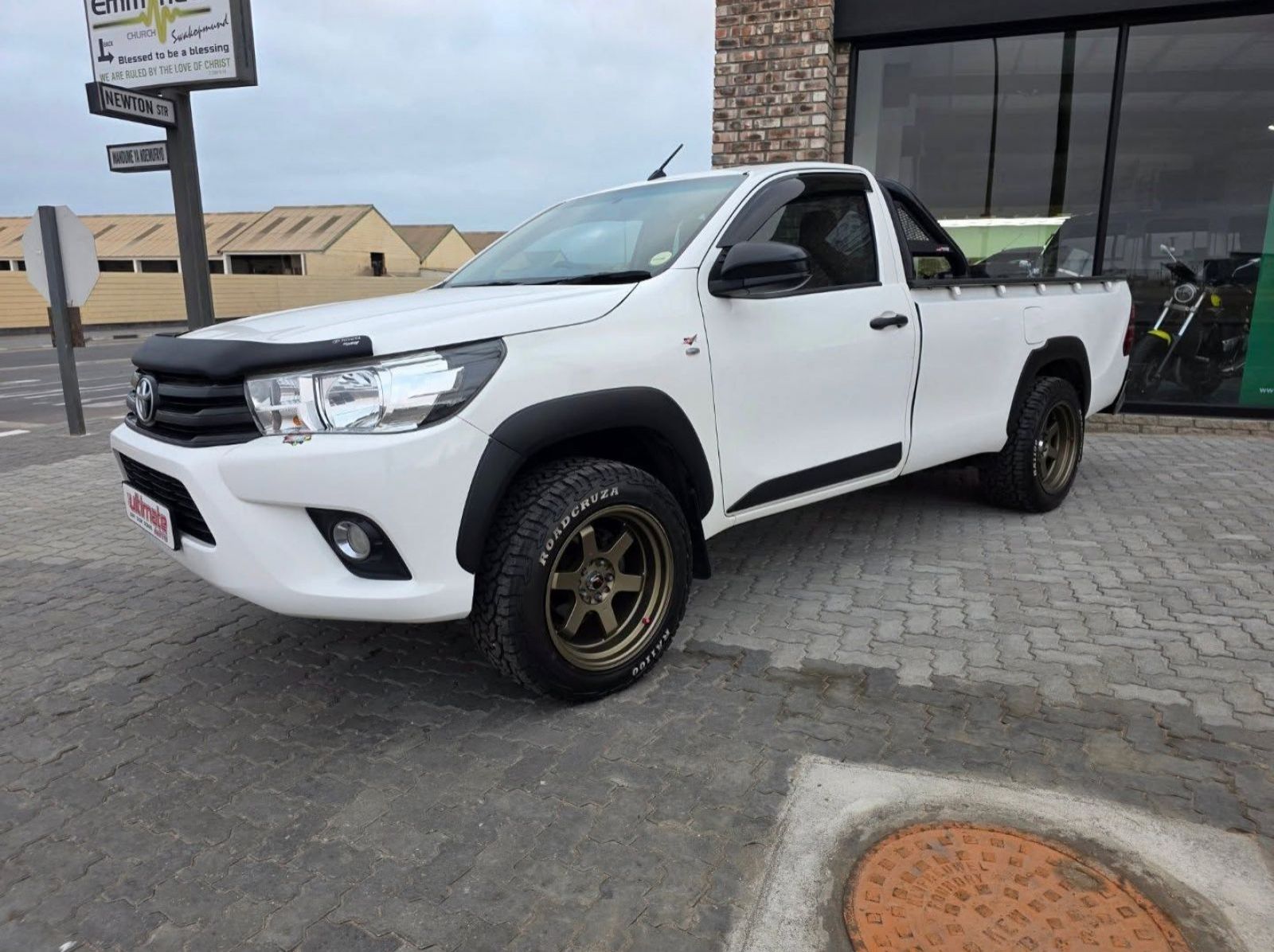 2018 Toyota HILUX 2.4 GD A/C M/T pictures