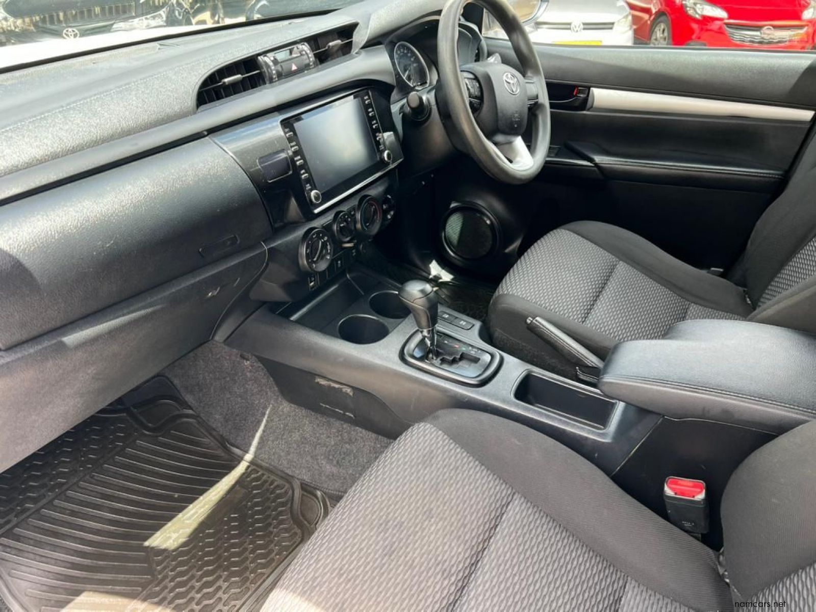2020 Toyota Hilux 2.4 SRX 4x4 A/T photo
