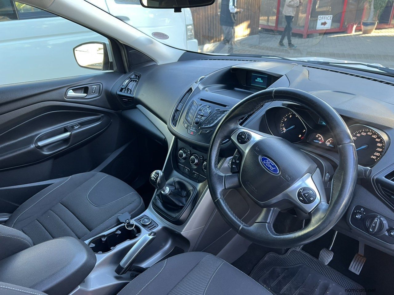 2016 Ford Kuga 1.5 Ecoboost Ambiente photo