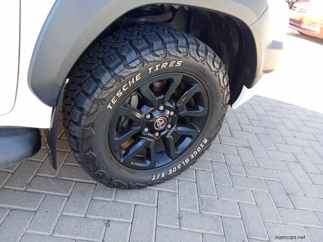 2025 Toyota Hilux 2.8 GD-6 RB LEGEND 4X4 photo