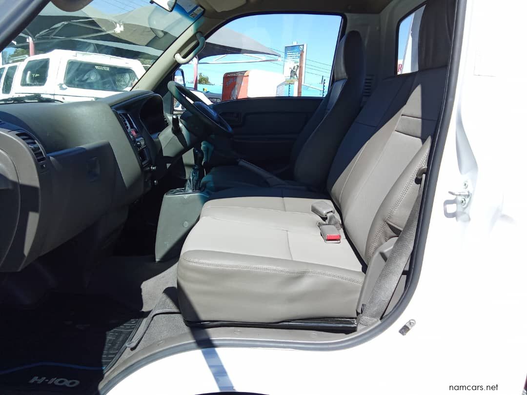 2022 Hyundai H100 2.6D D/S photo