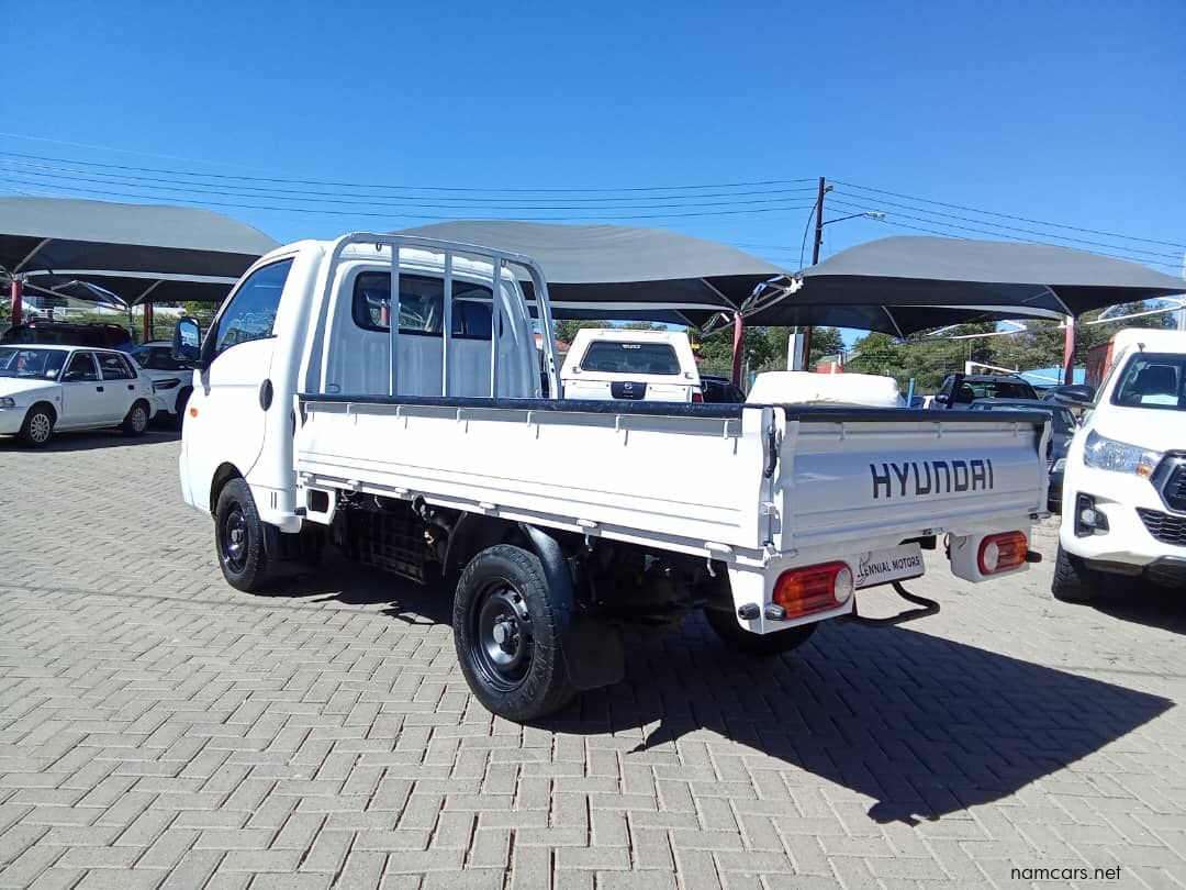 2022 Hyundai H100 2.6D D/S photo