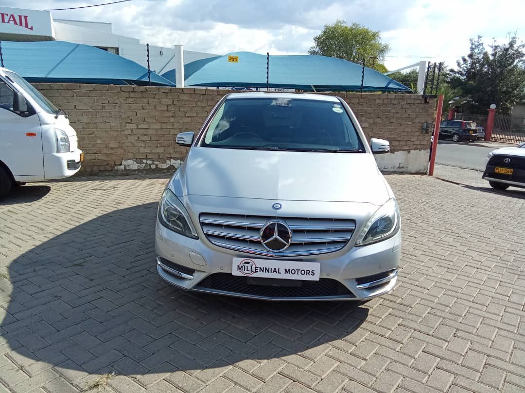 2014 Mercedes-Benz B180 photo
