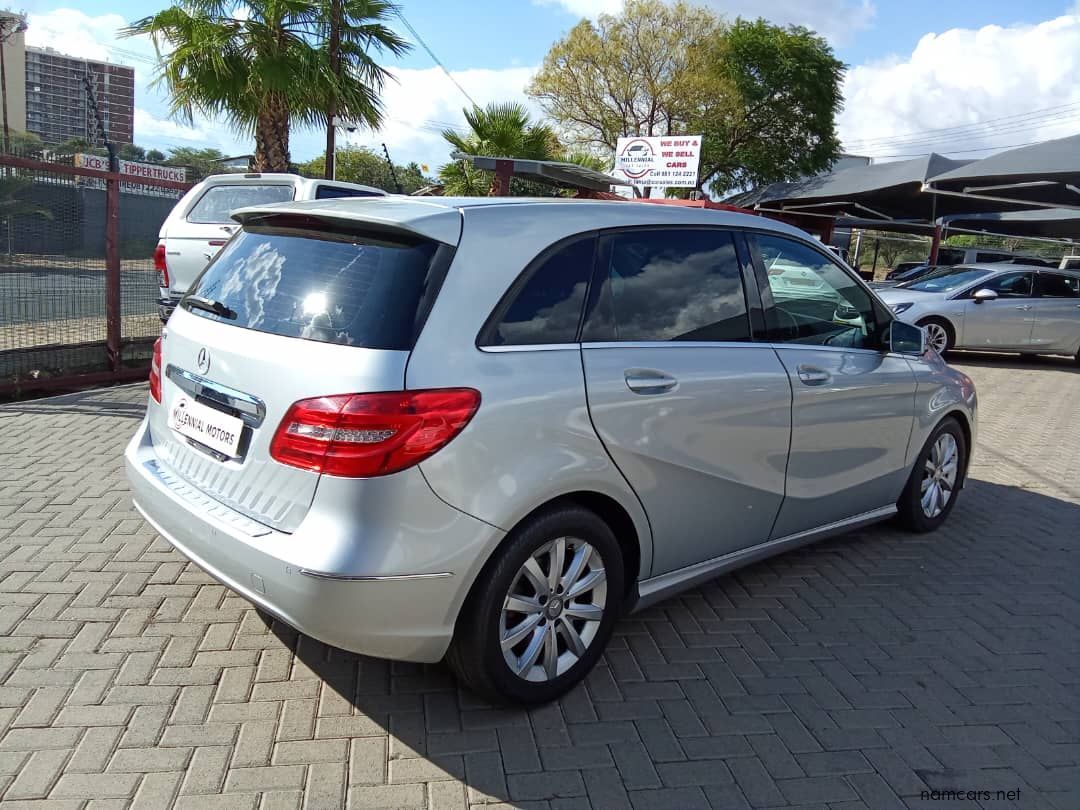 2014 Mercedes-Benz B180 photo