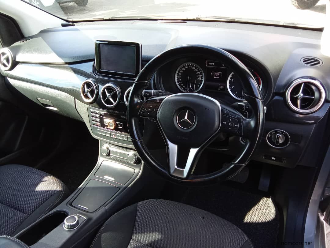 2014 Mercedes-Benz B180 photo
