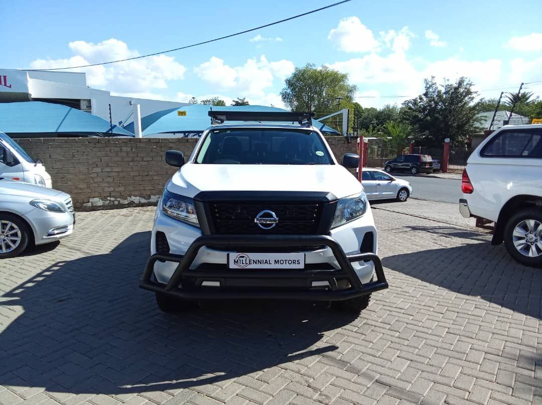 2021 Nissan Navara 2.5 4x4 D/C pictures
