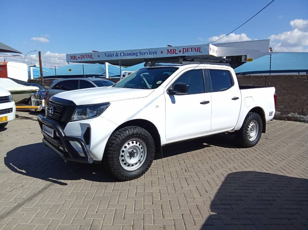 2021 Nissan Navara 2.5 4x4 D/C pictures