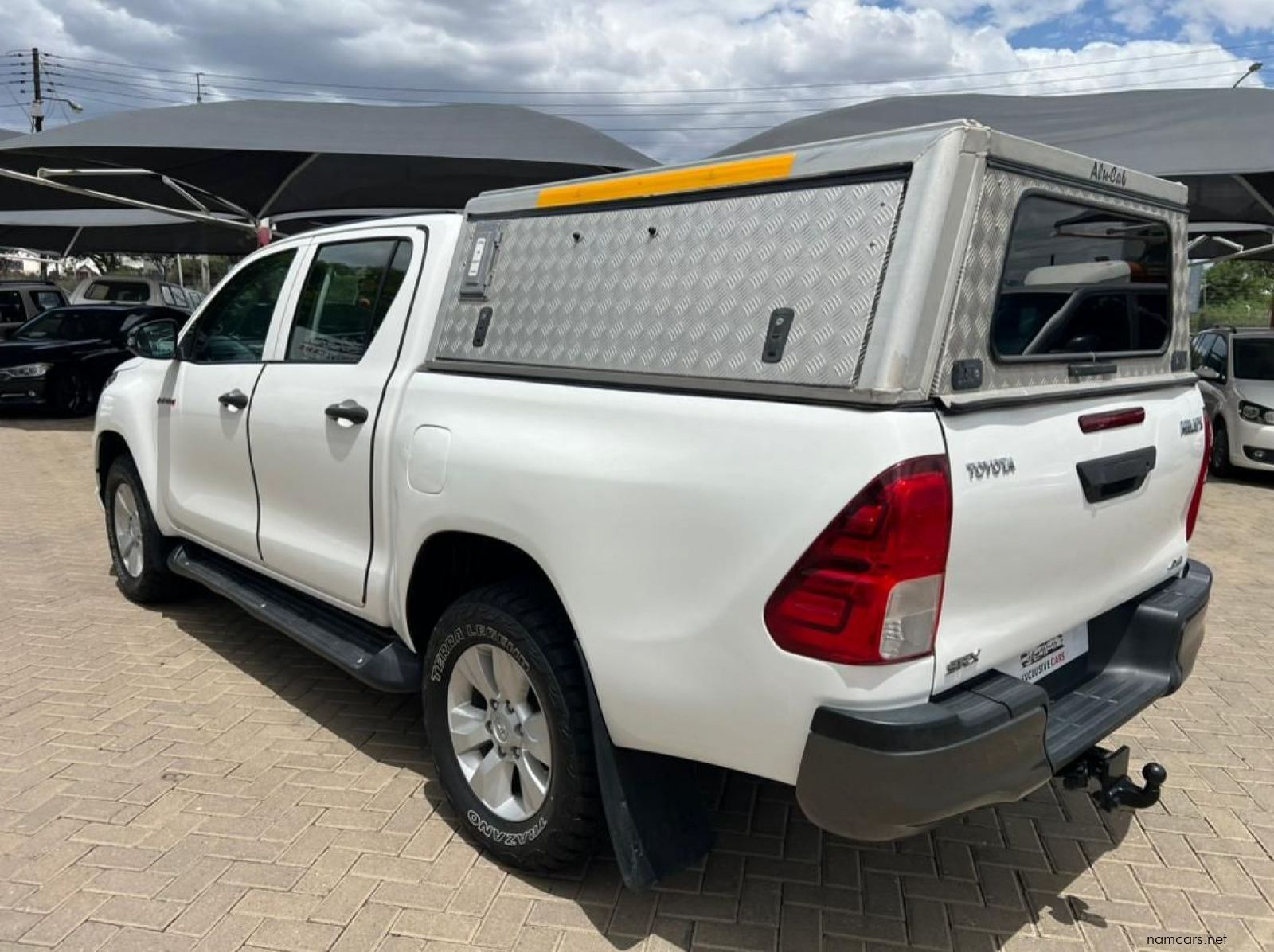 2020 Toyota Hilux 2.4 SRX 4x4 A/T pictures