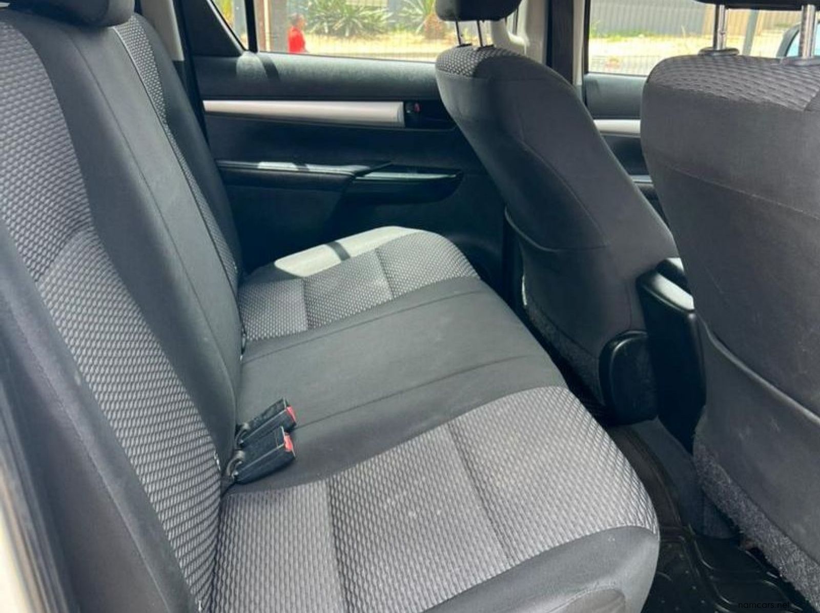 2020 Toyota Hilux 2.4 SRX 4x4 A/T pictures