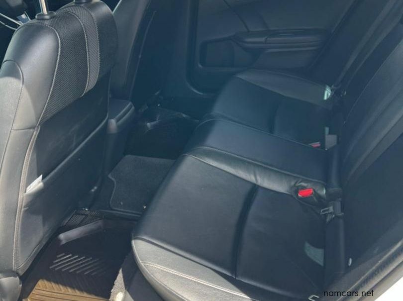 2020 Honda Civic 1.8 Elegance CVT pictures