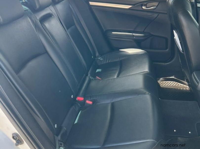 2020 Honda Civic 1.8 Elegance CVT pictures