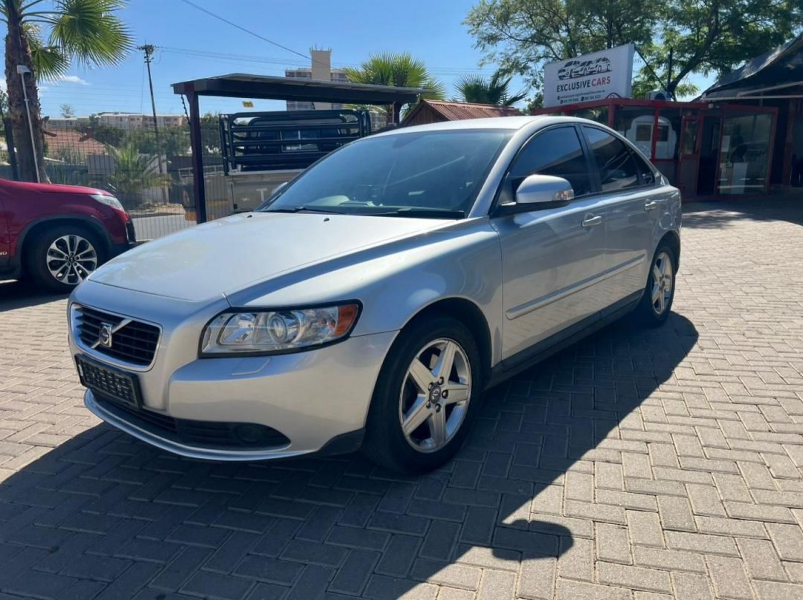 2010 Volvo S40 2.0 Petrol pictures