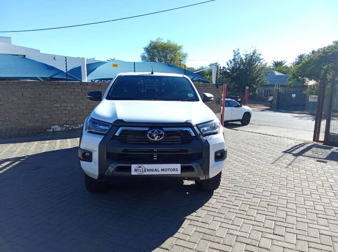 2025 Toyota Hilux 2.8 GD-6 RB LEGEND 4X4 pictures